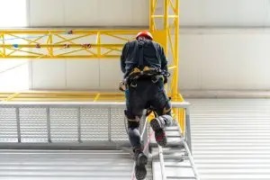 Rails antichute pour travail en hauteur